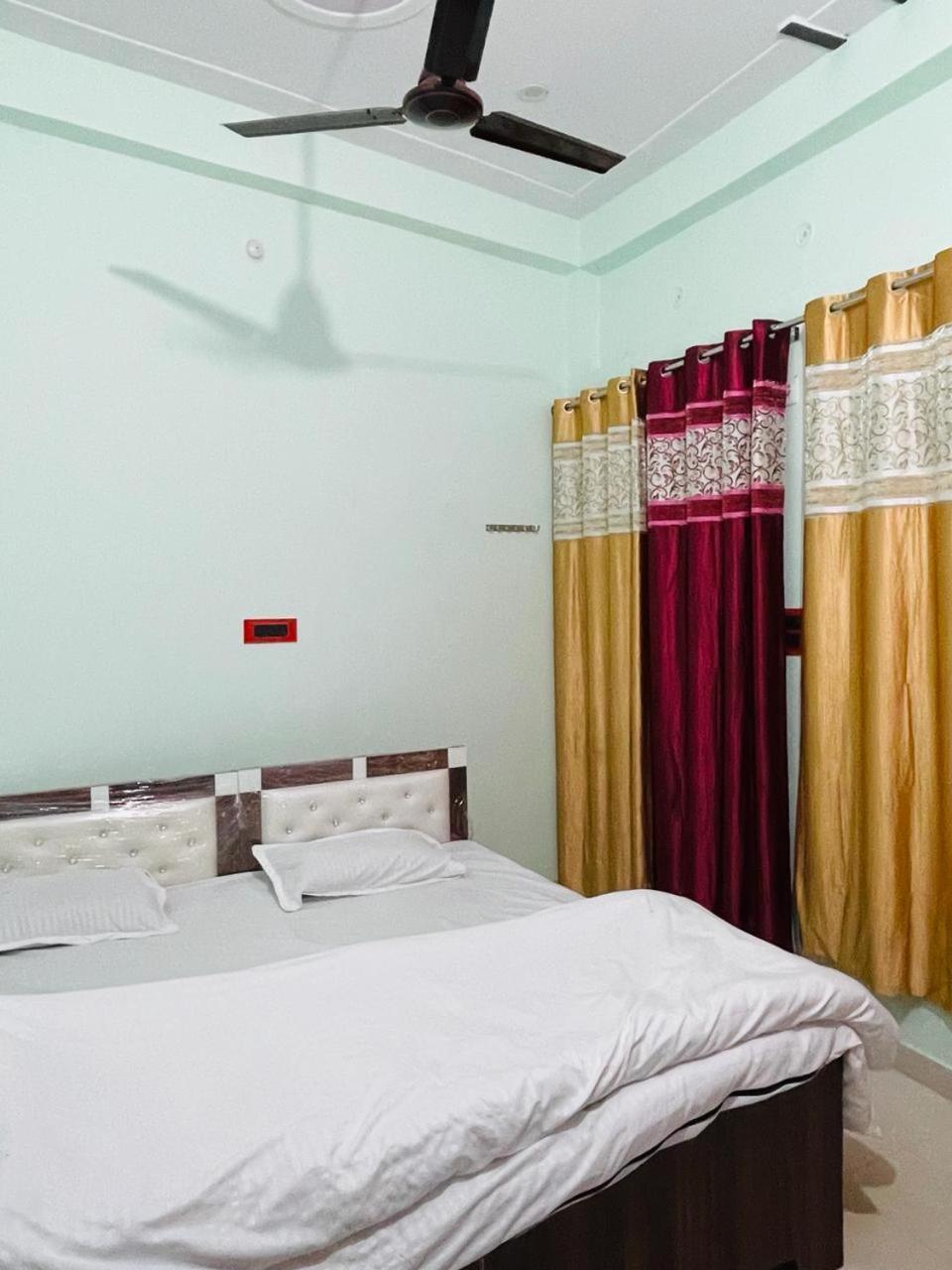 Harsh Home Stay Ayodhya ภายนอก รูปภาพ