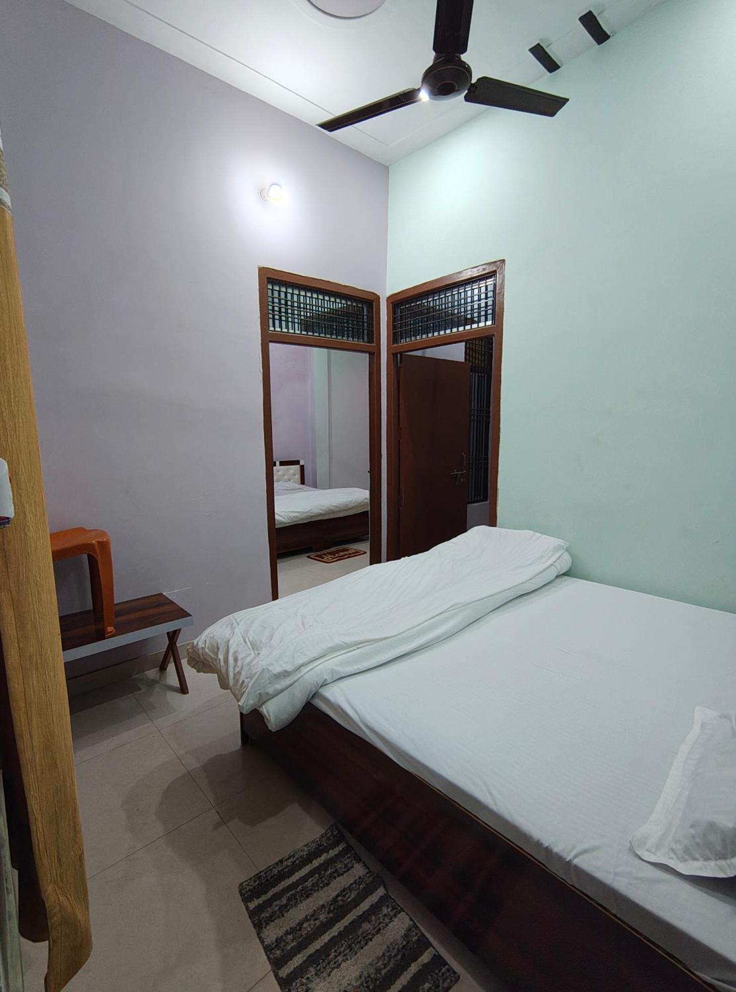 Harsh Home Stay Ayodhya ภายนอก รูปภาพ