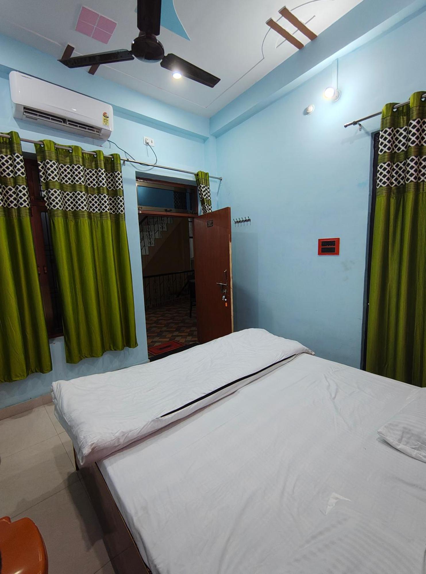 Harsh Home Stay Ayodhya ภายนอก รูปภาพ